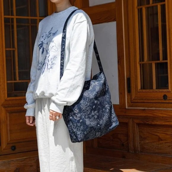 BTS Dalmajung 2WAY Bag Navy BRAND NEW - Picture 3 of 5